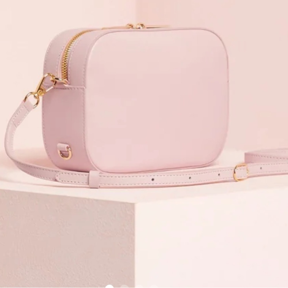 POP & SUKI PINK CAMERA BAG WITH DUST BAG . ADJUSTABLE STRAP  . Jenny monogram .